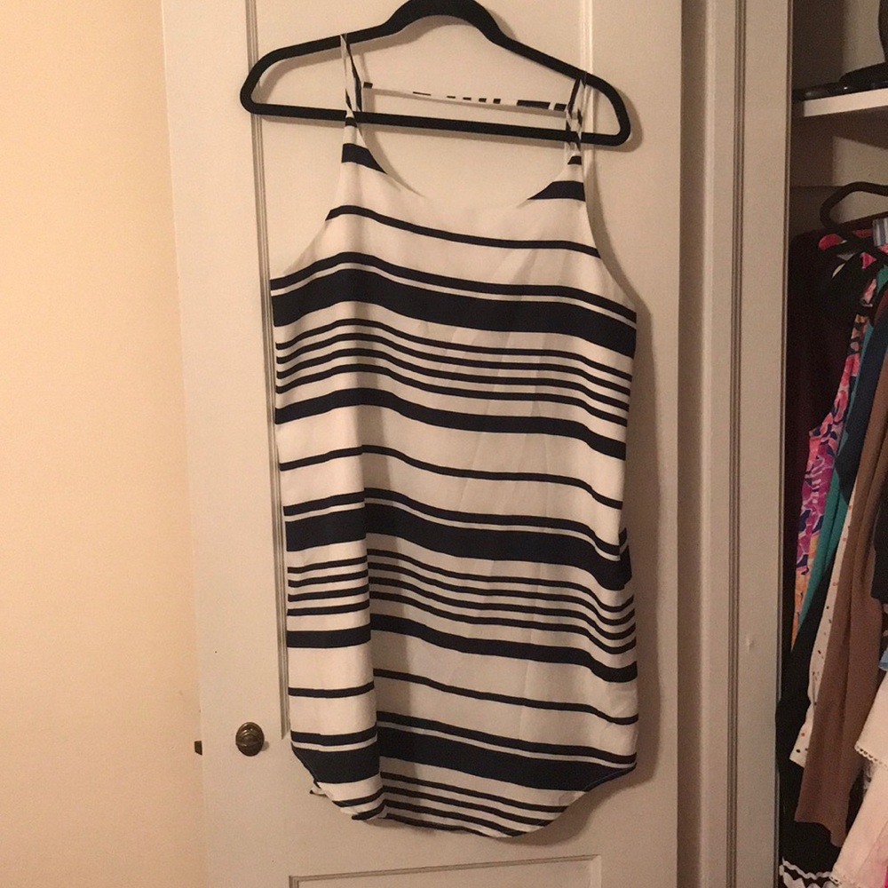 BB Dakota White and Blue stripe dress - size L EUC